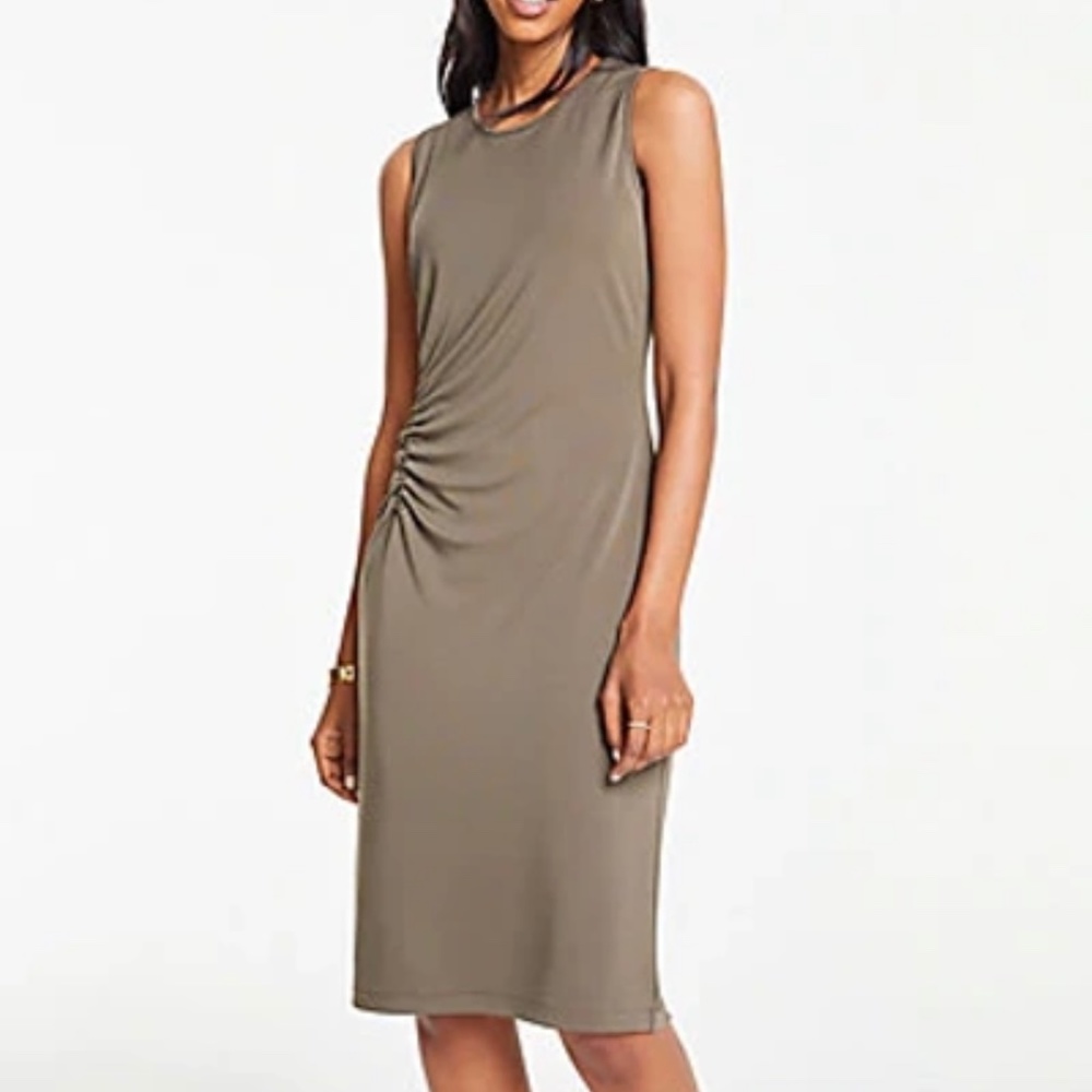 Ann Taylor Petite Matte Ruched Jersey size XSP Sheath Dress In Highland Green